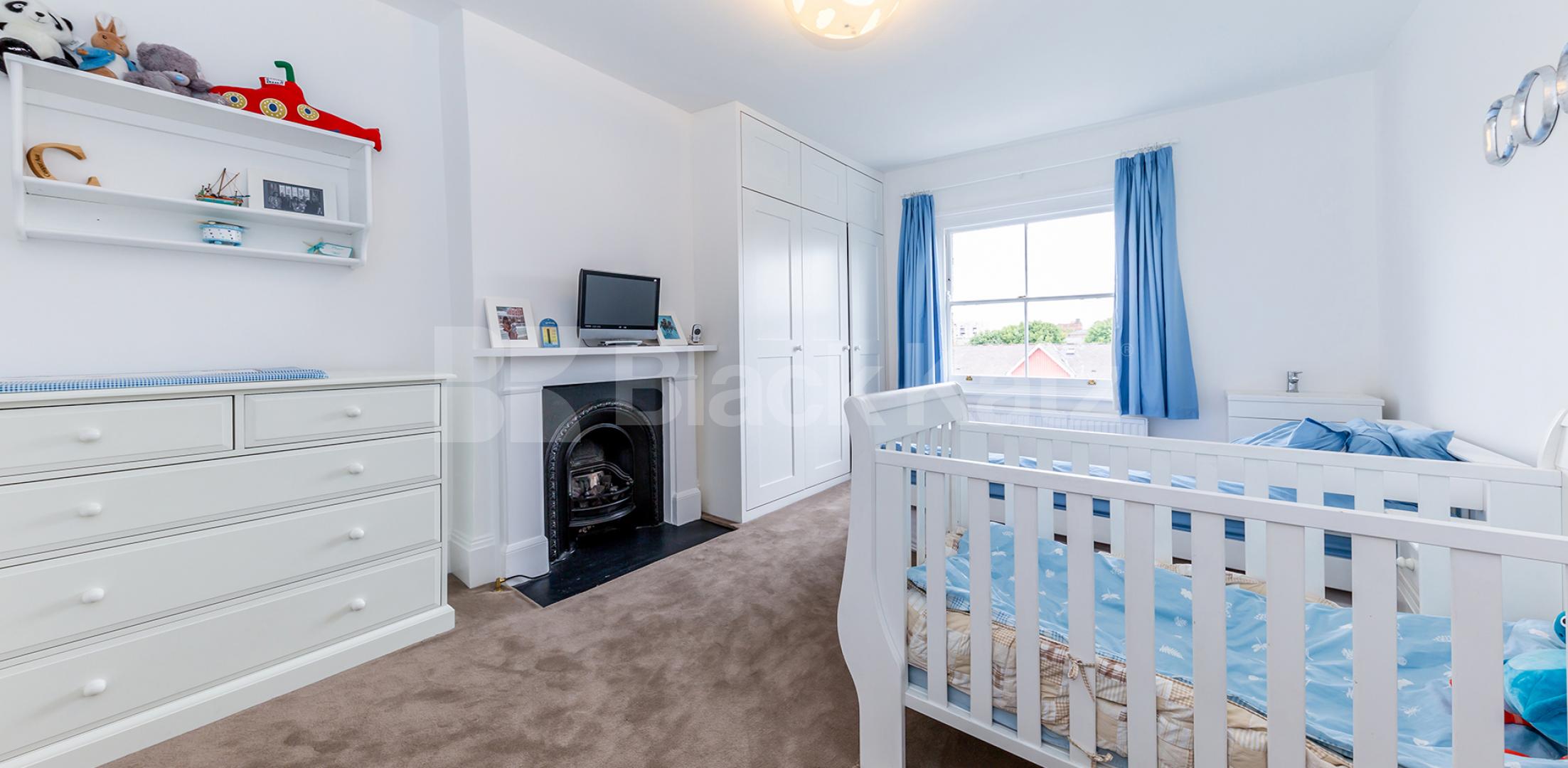 			STUNNING 4 BED WITH GARDEN! , 4 Bedroom, 1 bath, 1 reception House			 Hartham Road  , CALEDONIAN ROAD 